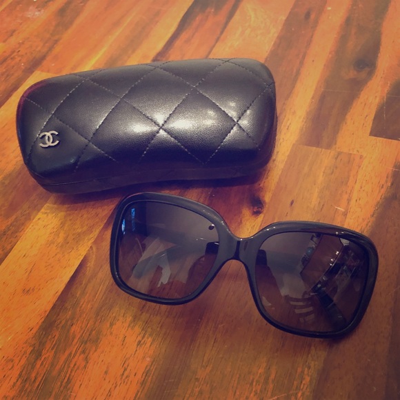 CHANEL Accessories - AUTHENTIC Chanel Bow Sunglasses